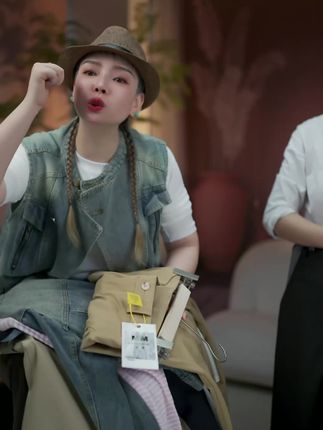 #穿搭 #达芙妮女鞋 #小个子穿搭 达芙妮透气老爹鞋女款2025爆款出游百搭厚底增高小个子休闲运动鞋#休闲运动鞋 #老爹鞋女 @DOU+上热门