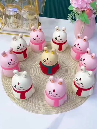 木可西兔子牙签筒是一款按压式自动弹出的智能牙签盒,适用于高档餐厅的牙签收纳。"好物推荐 "好物分享 #早教益智玩具 #牙签盒 #创意摆件 #强烈推荐