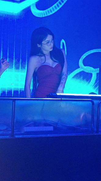 踩准鼓点,释放野性,MC舞台没有天花板#蹦最野的迪 #一起嗨个够 #何以解忧唯有蹦迪