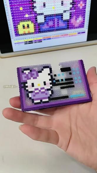 又翻车了,多么可爱的Kitty身份证卡套,居然给拼反了……😭😭😭
#拼豆 #拼豆教程 #手工 #拼豆日常
图源:🍠哆啦白日梦(拼豆版
