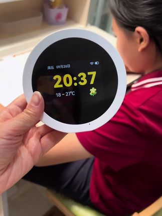 这个可以语音控制简单省心的#学习机 还能回答孩子生活问题,建立良好时间观念,可设置周期闹钟#人工智能#学习用品 #科技改变生活