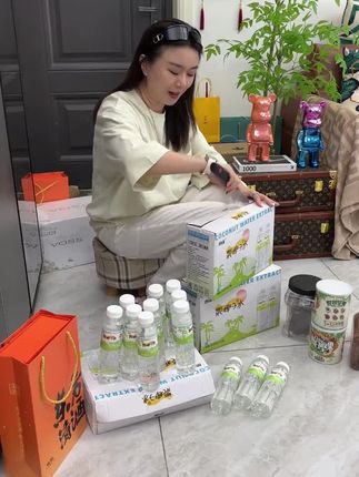 炎热的夏天来上一瓶冰镇的椰汁水,别提多过瘾了 #NFC椰汁水 #椰汁水原汁 #好喝不贵经济实惠