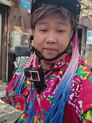 国庆假期,电动车小红旗迎风飘扬,快乐值拉满!🚗🌈 #国庆快乐 #电动车出行吧 #下面链接