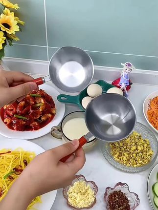 经常做饭必备这款泼油小锅!全不锈钢材质,耐高温不生锈。长手柄顺手防溅油,打蛋液、调酱汁、泼热油都好用,清洗也方便,家家实用!#泼油小锅