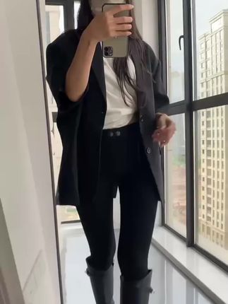 降温啦!穿了一个星期都舍不得脱的小黑裤来啦!#小黑裤 #显瘦显高显腿长 #百搭神裤 #显瘦穿搭