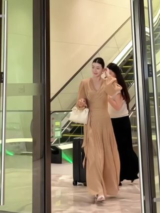 【沙漏之舞】两件套轻奢气质时尚穿搭长款女小众设计感SHBZX621268#轻奢女装 #时尚穿搭 #显瘦穿搭 #气质穿搭 #高级感穿搭