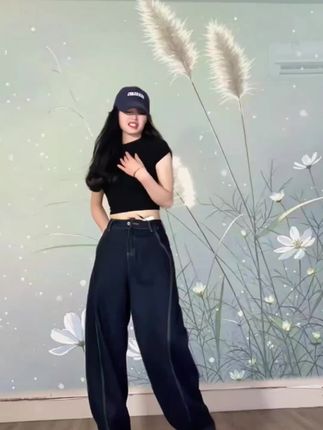 #弯刀阔腿牛仔裤 #牛仔裤穿搭 #百搭牛仔裤 #休闲穿搭 #显高显瘦