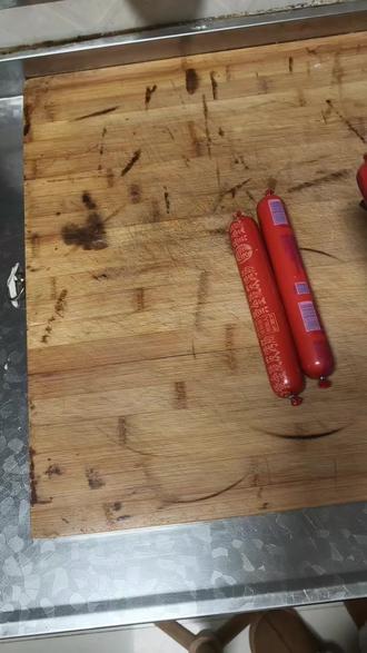 又来吃脆皮烤肠了,经济实惠又好吃😋😋😋#夫宇脆皮烤肠 #种草激励计划