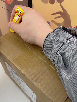 你们绝对没有吃过这么上头的东西,每一颗上面都是满满的料,打开盖子你就能闻到那种浓浓的芝麻香。#种草 #好物推荐🔥 #vlog十亿流量扶持计划 #好物分享 #懒人必备
