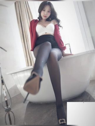丝袜赛道文案素材 - #通勤穿搭、#通勤丝袜搭配、#日常女装分享 - 雯雯爱生活作品