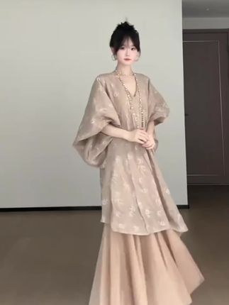 #新中式 #国风古韵 #早秋姐感穿搭气质顶满 #早秋不费力显贵穿搭 #秋季穿搭cleanfit杀回来了