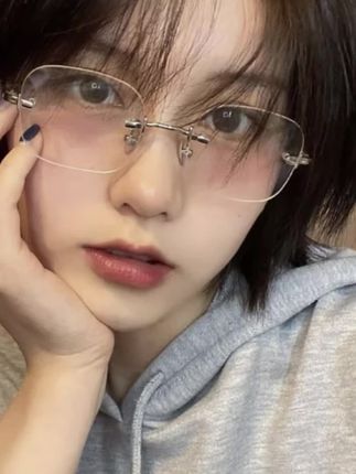 超轻无边框眼镜女款近视韩版纯欲风高级感平光镜 超轻无边框眼镜女款近视韩版纯欲风高级感平光镜#专业配镜 #专业配镜 #配镜 #防蓝光眼镜 #眼镜店