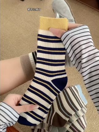 这撞色的条纹袜也太好看了吧#女袜 #袜子控 #潮袜推荐 #好物推荐🔥