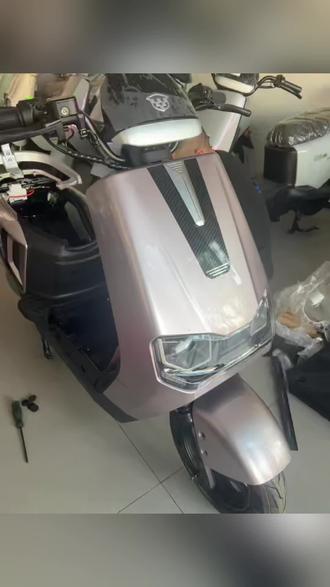 #交车仪式只是您享受服务的开始 绿源郭坑店.液冷电机.陶瓷刹车.钢丝防爆胎.手机蓝牙app.TCS防侧滑.运动模式3挡..移车助力等功能