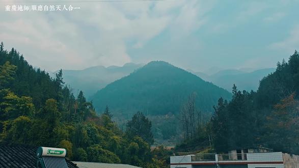 真龙身上护卫多,山山多情来拱揖。
护卫贴体不敢离,中有泉池暗流入。