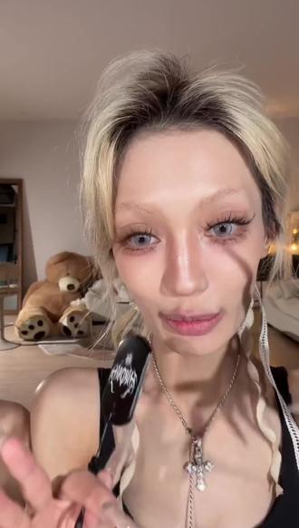 我真的是要夸爆这个下睫毛,真的就像一根根嫁接上去的一样,立体又灵动!#眼妆 #下睫毛推荐 #danazana假睫毛 #嫁接款式 #抖加上热门