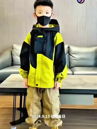 #男童外套 #冲锋衣 #男童穿搭 #潮酷穿搭 #谁穿谁好看 @DOU+上热门 @巨量千川 @DOU+小助手