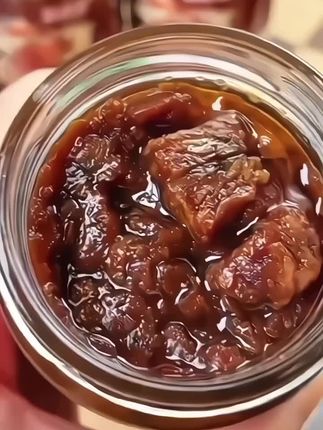 天热吃饭没胃口,你就来一勺这个鲜椒牛肉酱,香香辣辣,好吃又下饭#下饭菜#无辣不欢#下饭神器 #鲜椒牛肉酱#强烈推荐
