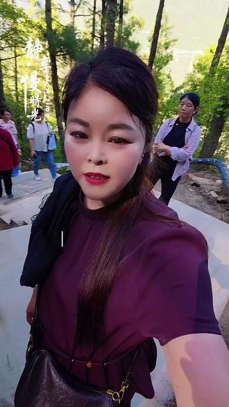 四月八爬跑马山的人山人海😁😁😁😁
