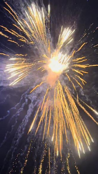 来自iphone18 Pro max 2T折叠屏
#超美烟花