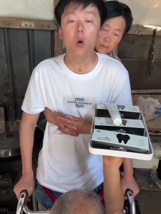 牙齿发黄发黑,嘴巴有味道力,可以试一哈!支持试用30天,还有运费险,放心购买!#牙膏 #自用好物分享 #好物推荐#奇兵加油