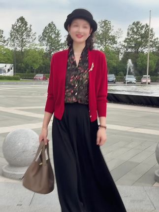 新衣服带来的不仅是颜值加分, 更是元气满满的生活态度#穿搭#显瘦穿搭 #洋气减龄#时尚百搭#精致女人必备 @DOU+小助手