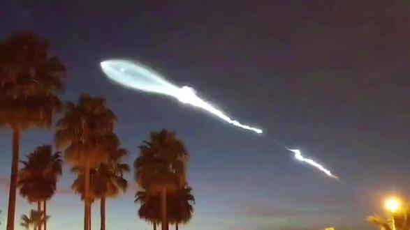 极光是怎么形成的50字 o0bchA4AAABDsHgsW5neCjItoEt4LvpEb8UBOf~tplv-dy-resize-origshort-autoq-75:330.jpeg?x-expires=1993615200&x-signature=10NTzDbY4v9Zk7%2Fj9d0sAPcjVxY%3D&from=3213915784&s=PackSourceEnum_AWEME_DETAIL&se=false&sc=cover&biz_tag=pcweb_cover&l=021678256165340fdbddc0100ff2f010a70a5310000004936c4ef