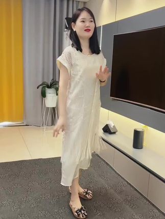 连衣裙怎样穿才能显瘦?这款连衣裙,宽松显瘦,朋友都夸好看!