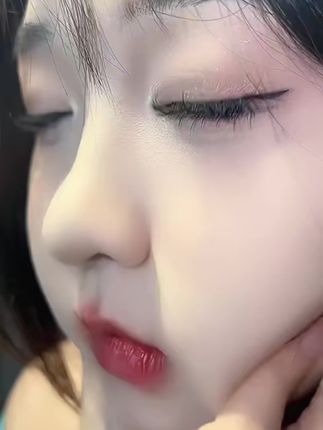 别管了,化完妆就是18岁,三分钟易容术,这个粉底液真的解放双手#妆前妆后#防水防汗不脱妆