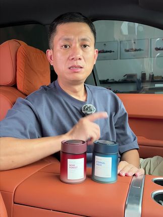 只要你打开车门,就能闻到一股清新淡雅的香味,真的很有高级感!