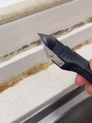 遇到浴室、卫生间缝隙漏水渗水,发霉难看的,用这款填缝塑钢泥就对了,施工简单,潮湿环境能用!#塑钢泥