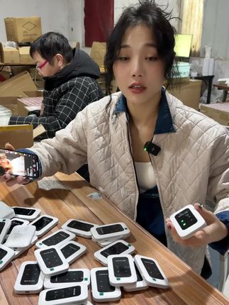 (叮咚~联网成功!(wifi6来了)快快快随身WiFi上新款了,WiFi信号差?试试这个,随时随地连接!