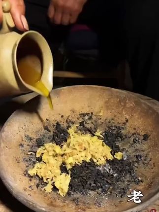 悦人不如悦己!女人保养自己很重要,还在为脸上蜡黄干涩烦恼的姐妹们!不妨来试试这个20%的烟酰胺马来西亚甘油