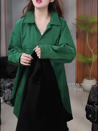 小个子女生的时尚秘籍!绿色衬衫与黑色外套穿搭示范 爆款返场 #时尚穿搭#小个子穿搭#穿出高级感#绿色衬衫#黑色外套