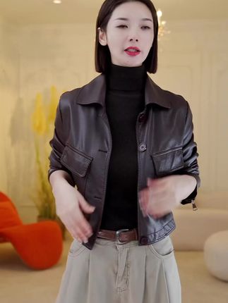 时尚百搭的短款皮夹克,直播间限时优惠,别错过! #皮夹克 #时尚穿搭 #秋季外套 #百搭单品