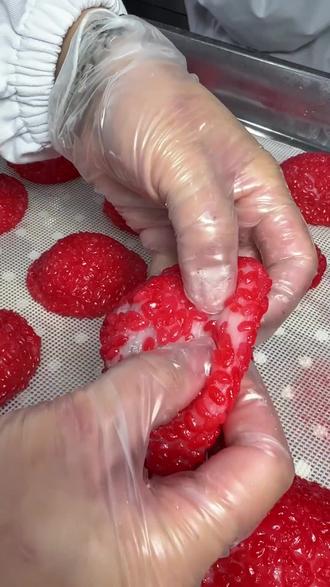 22 块钱吃 10 个杨梅粿!轩妈私房鲜饺在仙华路,入选浦江快餐好评榜。原价 30,可外带。速囤,别错过这夏日美味! (【退款规则】到店核销:随时可退,过期未核销自动退)#蜜枣甑糕怎么做 #枣皇糕做法 #白草莓 #陕西老西安甑糕 #晋江美食