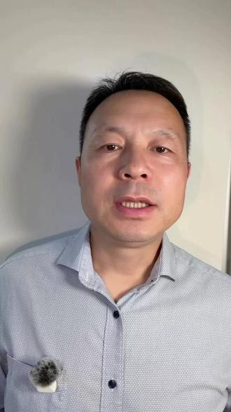 黄金深V反转!4365见底?机构却在跑路? 🔥本周黄金上演极致深 V!暴跌 230 点又暴力拉回,多空绞杀白热化!
📊拆解机构资金背离 + 金银比信号,看懂下周行情逻辑!
⚠️以上仅为行情复盘,不构成任何投资建议,市场有风险,交易需谨慎!
#黄金 #黄金走势 #贵金属 #黄金行情 #黄金首饰
👉想看硬核数据拆解?戳我主页【黄金这样看】合集看深度内容!
@抖音财经 @DOU+小助手 @抖音福利小助手