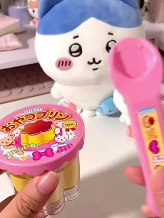 同桌不语,只是一味的投喂!#布丁 #玩具