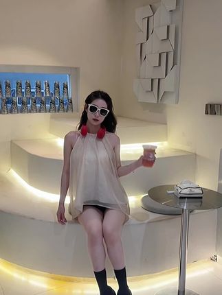 这幅墨镜承包了我整个旅行的时髦感~圆脸、方脸姐妹闭眼入!#墨镜一戴谁也不爱 #墨镜防紫外线 #太阳镜推荐 #好物推荐