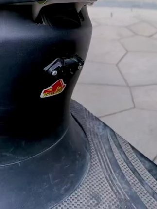 电动车也是移动电源,随时随地可以给手机充电啦!#电瓶车 #高性能实用工具 #携带方便 #好工具 #移动电源