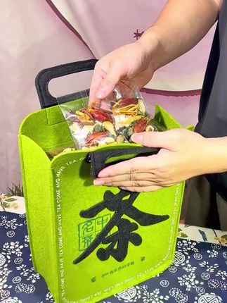 这个蒲公英茶特别适合女孩子多喝,茶汤清亮,入口清润甘甜,好喝还健康!