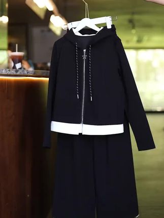 时尚爆款#连帽外套#显年轻巨好看#休闲运动服#显瘦阔腿裤#女神范#