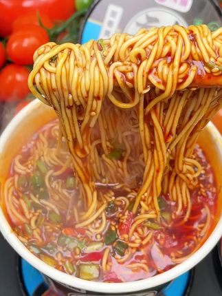 足不出户也能吃到的正宗重庆小面,香辣爽口,回味无穷#重庆小面 #豫道重庆小面 #速食美食