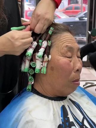 居然还有人不知道这款可以卷发的弹力素吗？在家就能轻松卷发!