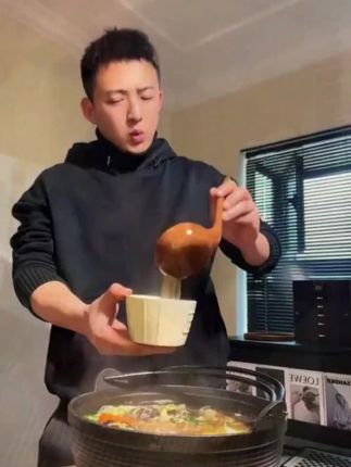 不要在吃没有味道的水煮菜和油腻的东西了,直到我吃到这个关东煮,再也吃过其他的菜了,好吃低卡又又营养 #水煮菜#关东煮#美食