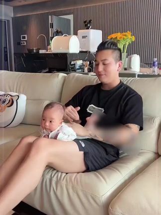 这个加粗无痕衣架质量嘎嘎好,晾衣服不鼓包,还带个小挂钩 #无痕衣架 #衣架 #收纳整理 #居家好物 #生活好帮手