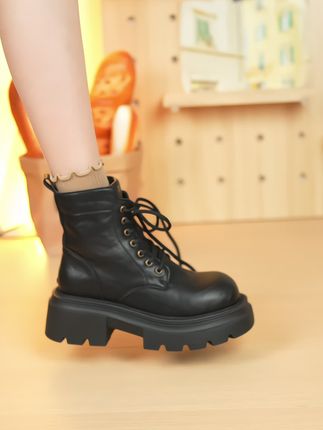 腿粗腿胖的姐妹还在焦虑吗,迄今为止穿过最显腿细的一双战靴#脚宽脚胖都可以