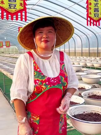 馍馍蘸酱豆小时候的味道!#喜欢酱豆子#西瓜酱豆真好吃 #好吃到停不着来