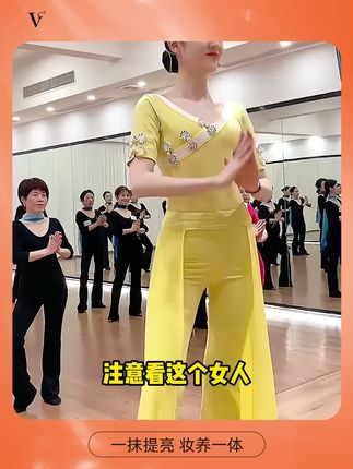 神仙颜值素颜霜,五合一,面霜+遮瑕膏+隔离+精华+素颜霜,提亮遮瑕不假白、无需卸妆。轻松打造素颜裸妆!