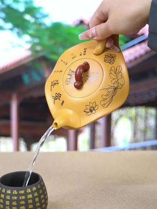 紫砂壶还是纯手工的好,这把壶,收藏送礼都是不错